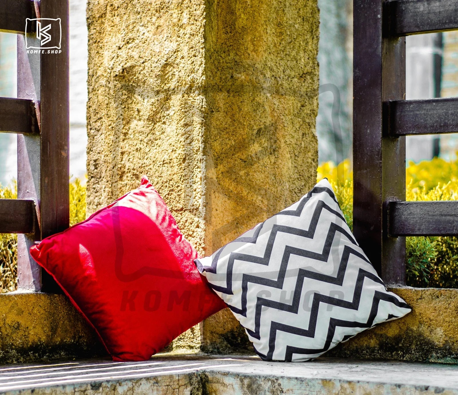 Red black and white throw pillows shops